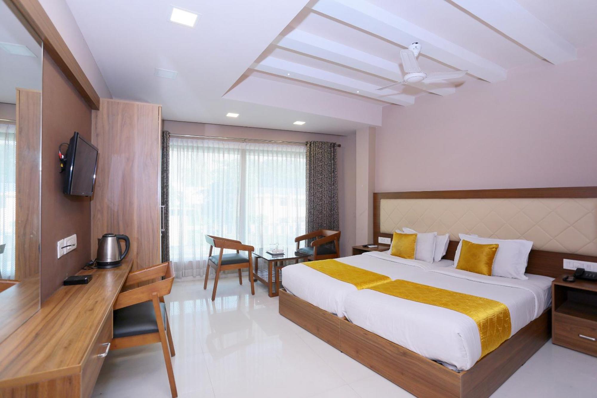 Oyo Flagship 25093 Thamam
