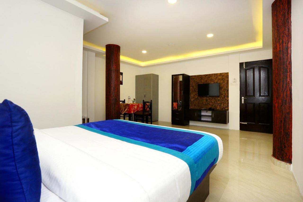 Oyo 9620 Emza Residency Kochi