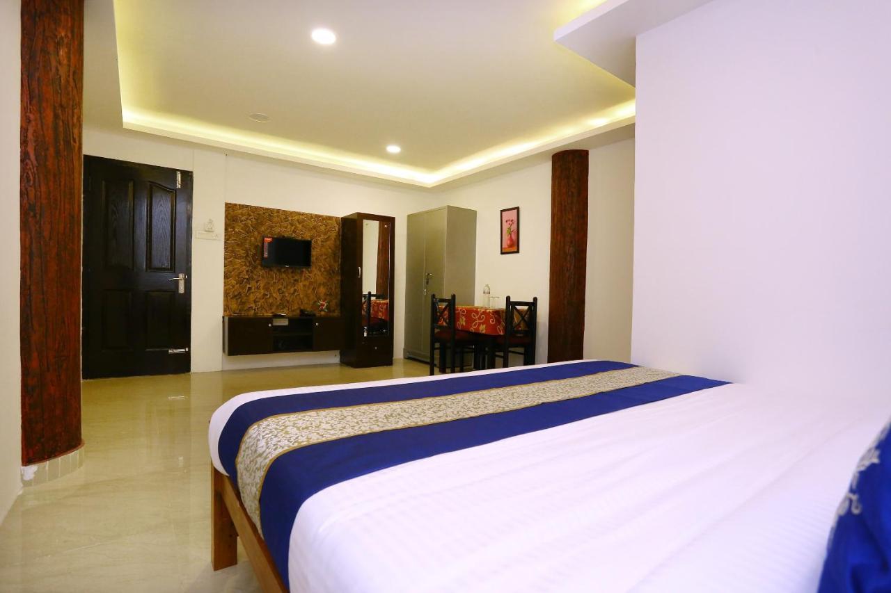 Hotel Oyo 9620 Emza Residency 3*