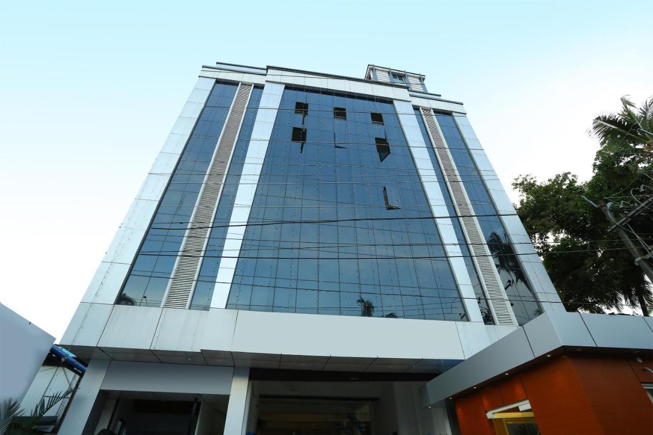 Oyo 9620 Emza Residency 3* Kochi