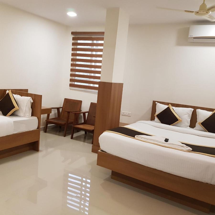The Golden Suites Hotel Kochi
