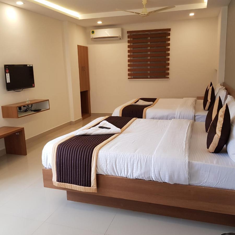The Golden Suites Hotel Kochi