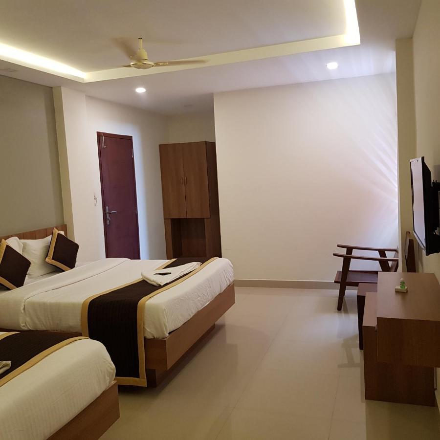 Hotel The Golden Suites Kochi