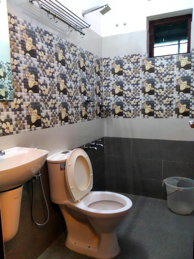 Aspire Maradu Hotel