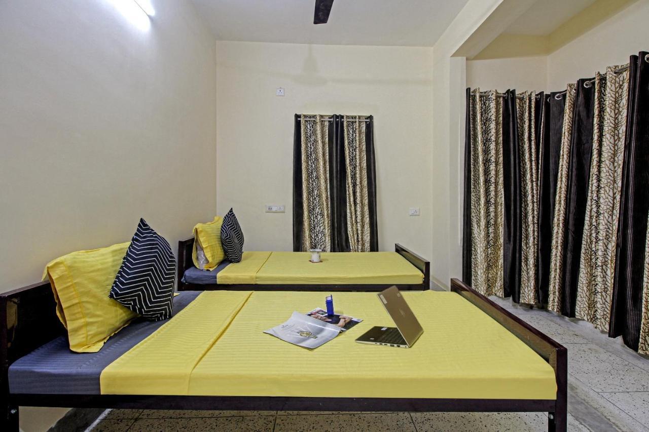Oyo Flagship 77152 Emmanuel Residency Kochi