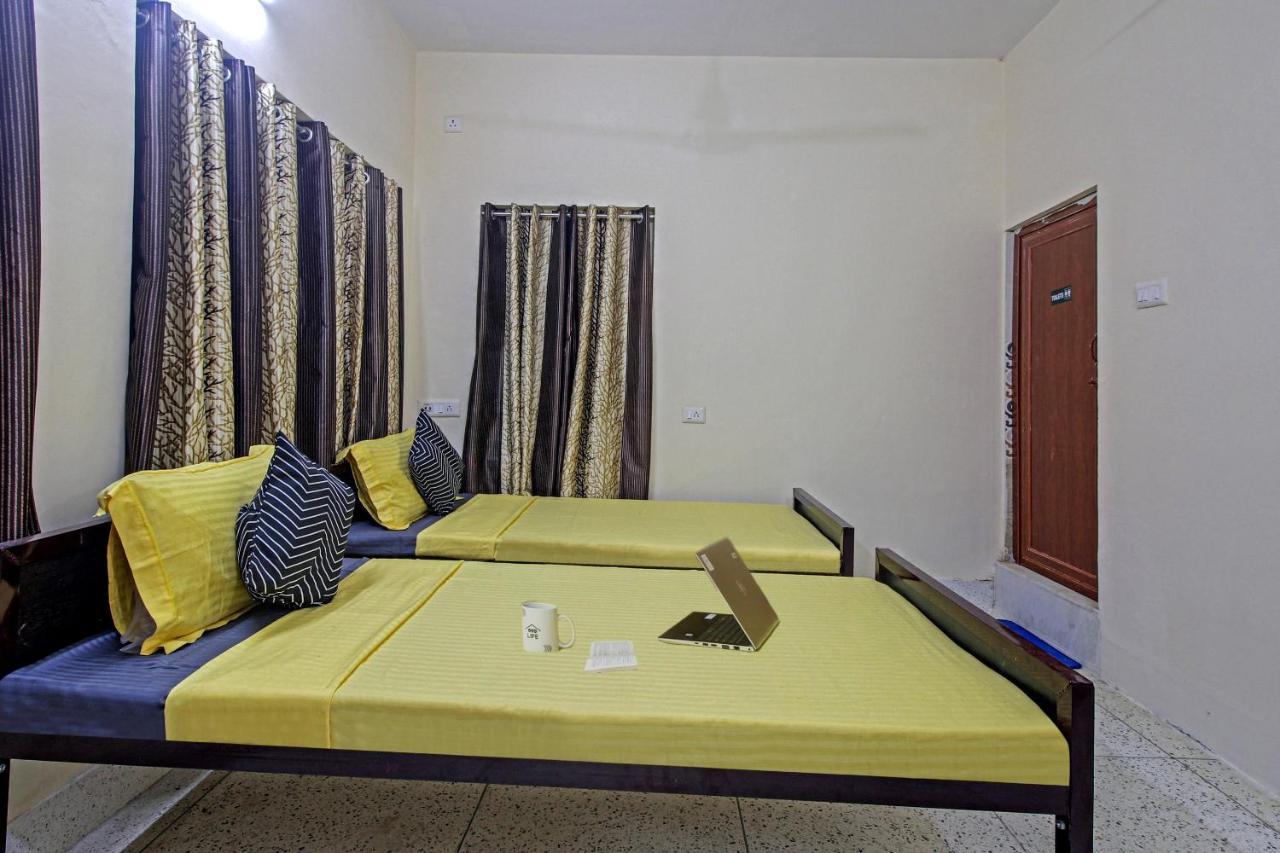 Oyo Flagship 77152 Emmanuel Residency