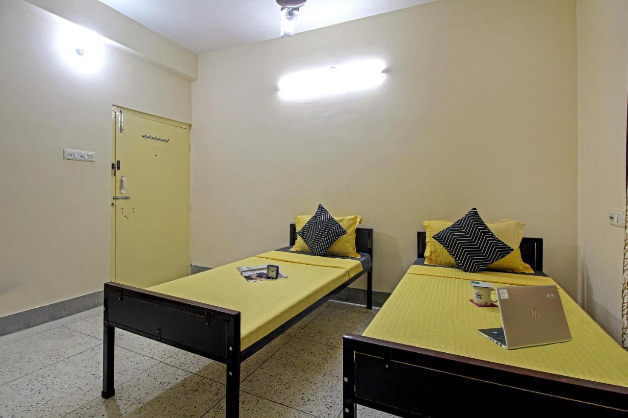 Oyo Flagship 77152 Emmanuel Residency Kochi