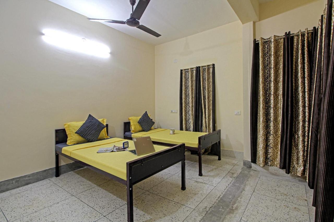 Hotel Oyo Flagship 77152 Emmanuel Residency 3*