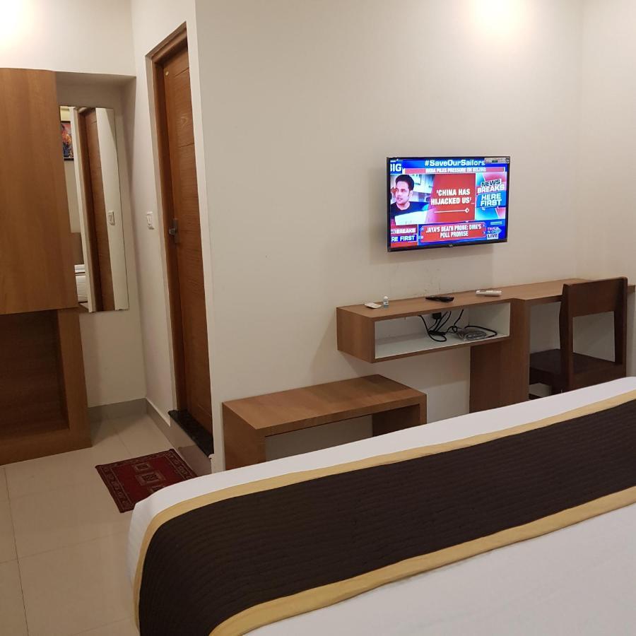 The Golden Suites Hotel Kochi