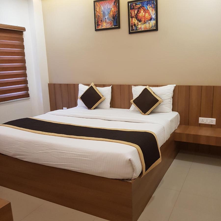 The Golden Suites Kochi
