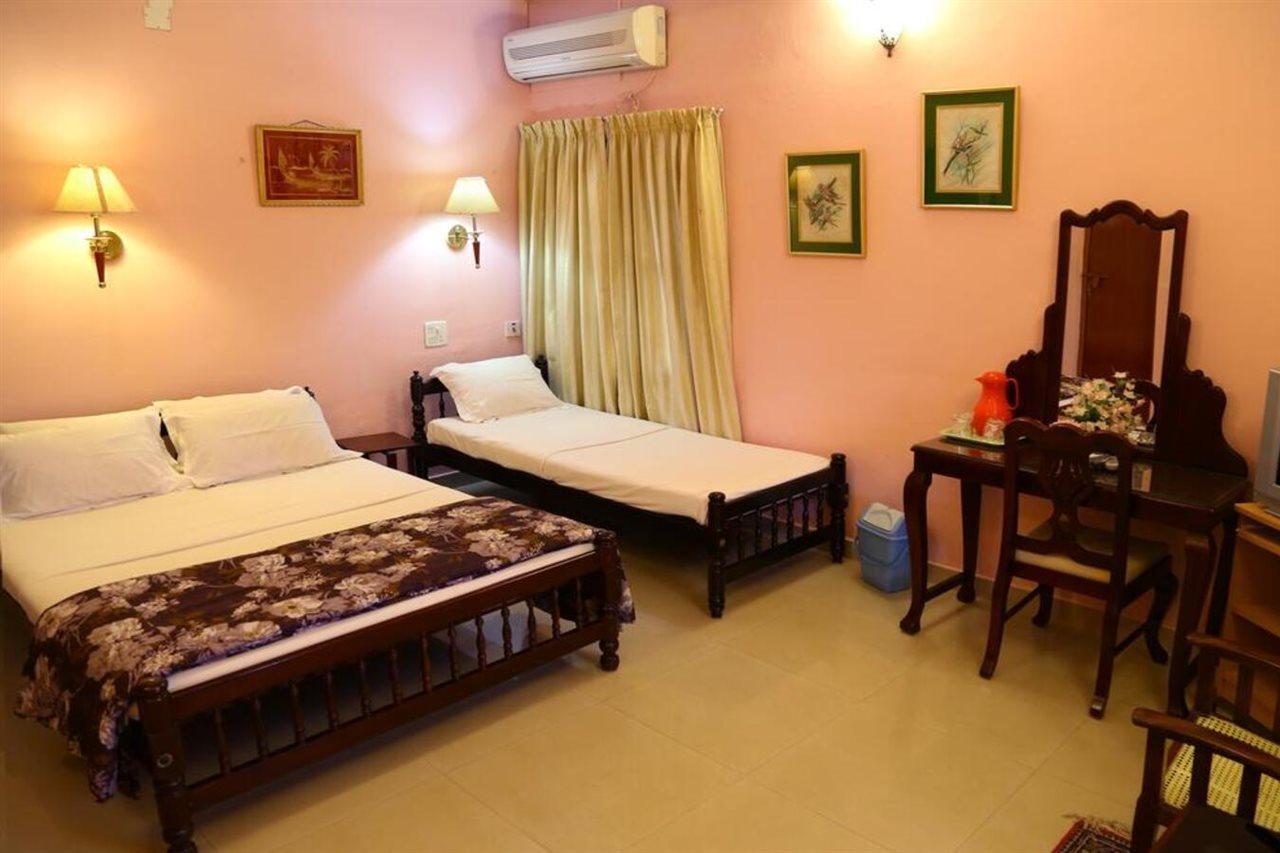 Homestay Chiramel Residency *