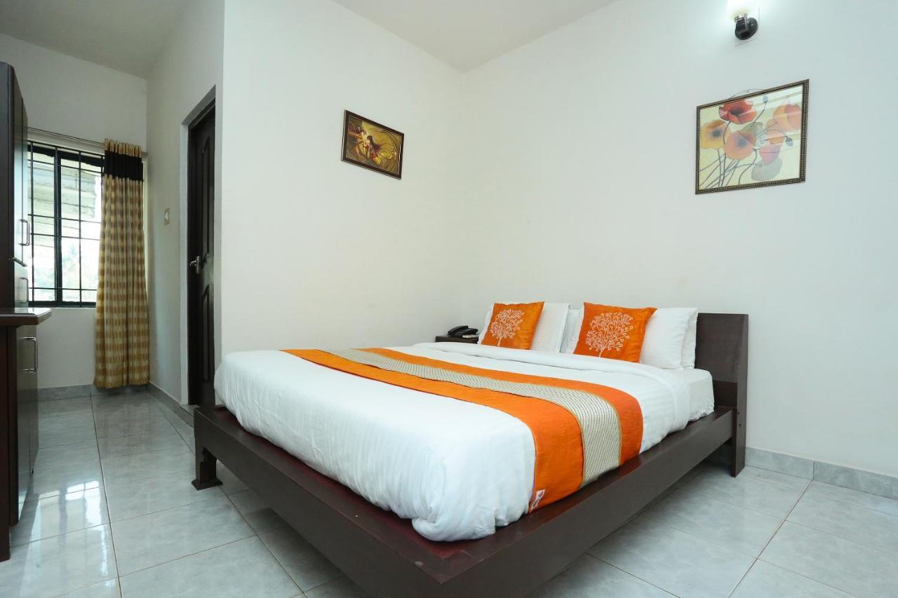 Oyo 9902 Nedumparambil Residency Kochi