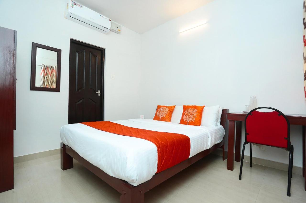 Oyo 9902 Nedumparambil Residency Hotel Kochi