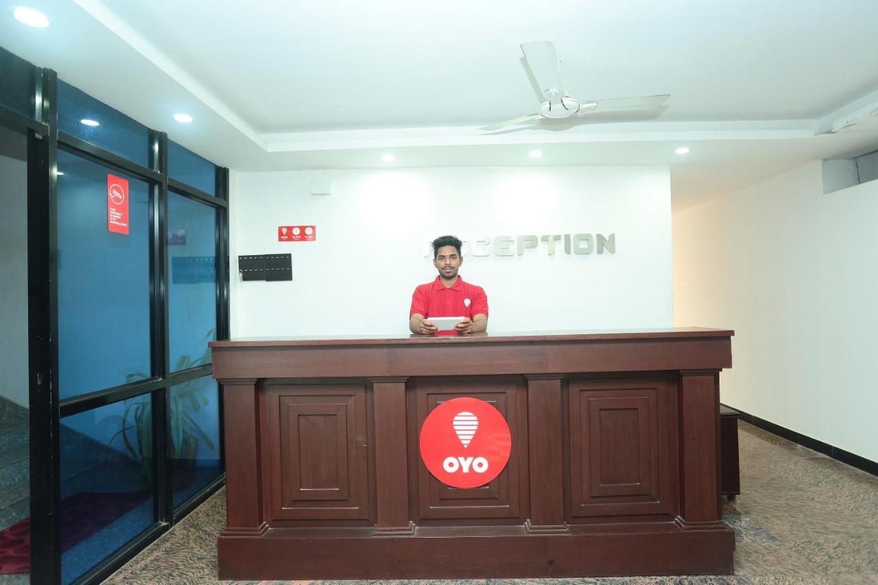Oyo 9902 Nedumparambil Residency Hotel Kochi
