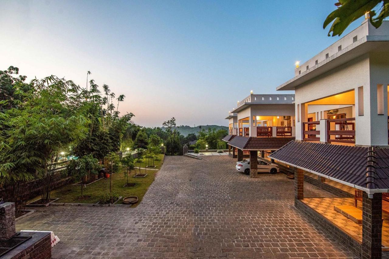 Stayvista At Springhills & Ayurvedic Villa *
