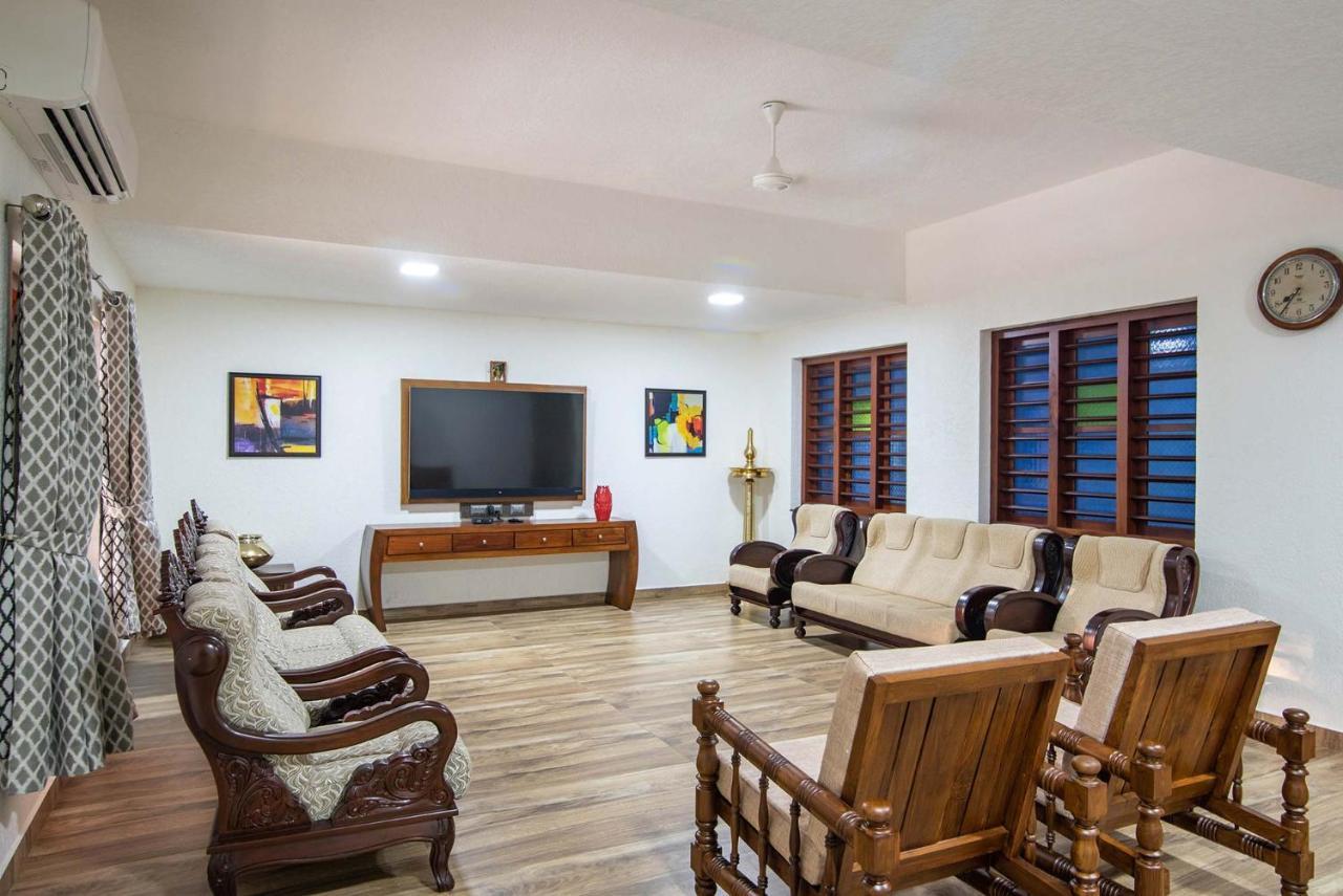 Villa Stayvista At Springhills & Ayurvedic Kochi