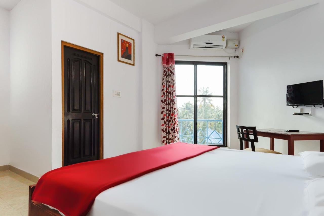 Spot On 49316 Cherai Residency Hotel