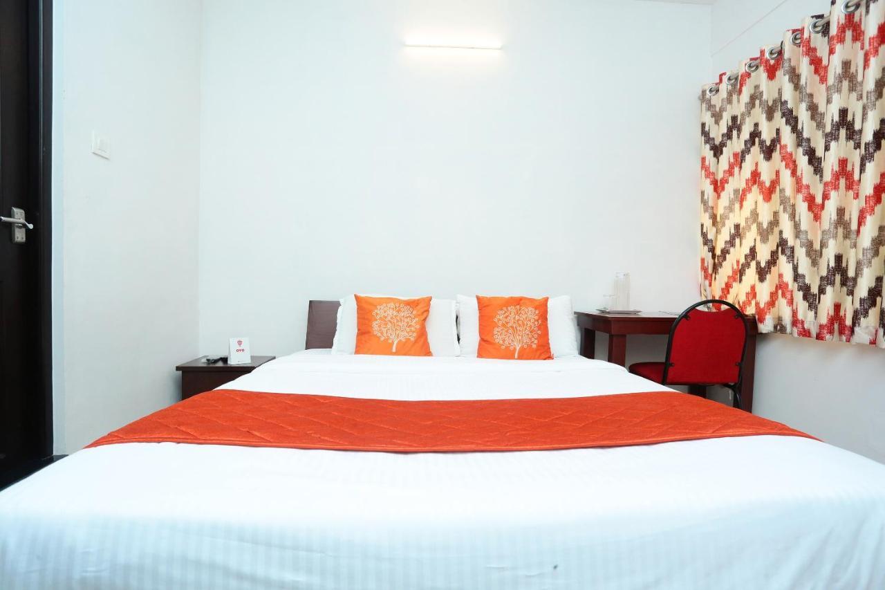 Oyo 9902 Nedumparambil Residency