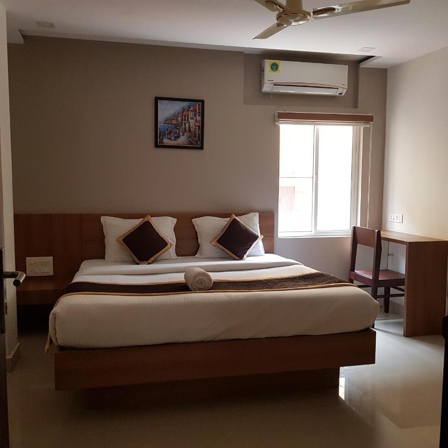 Hotel The Golden Suites 2*