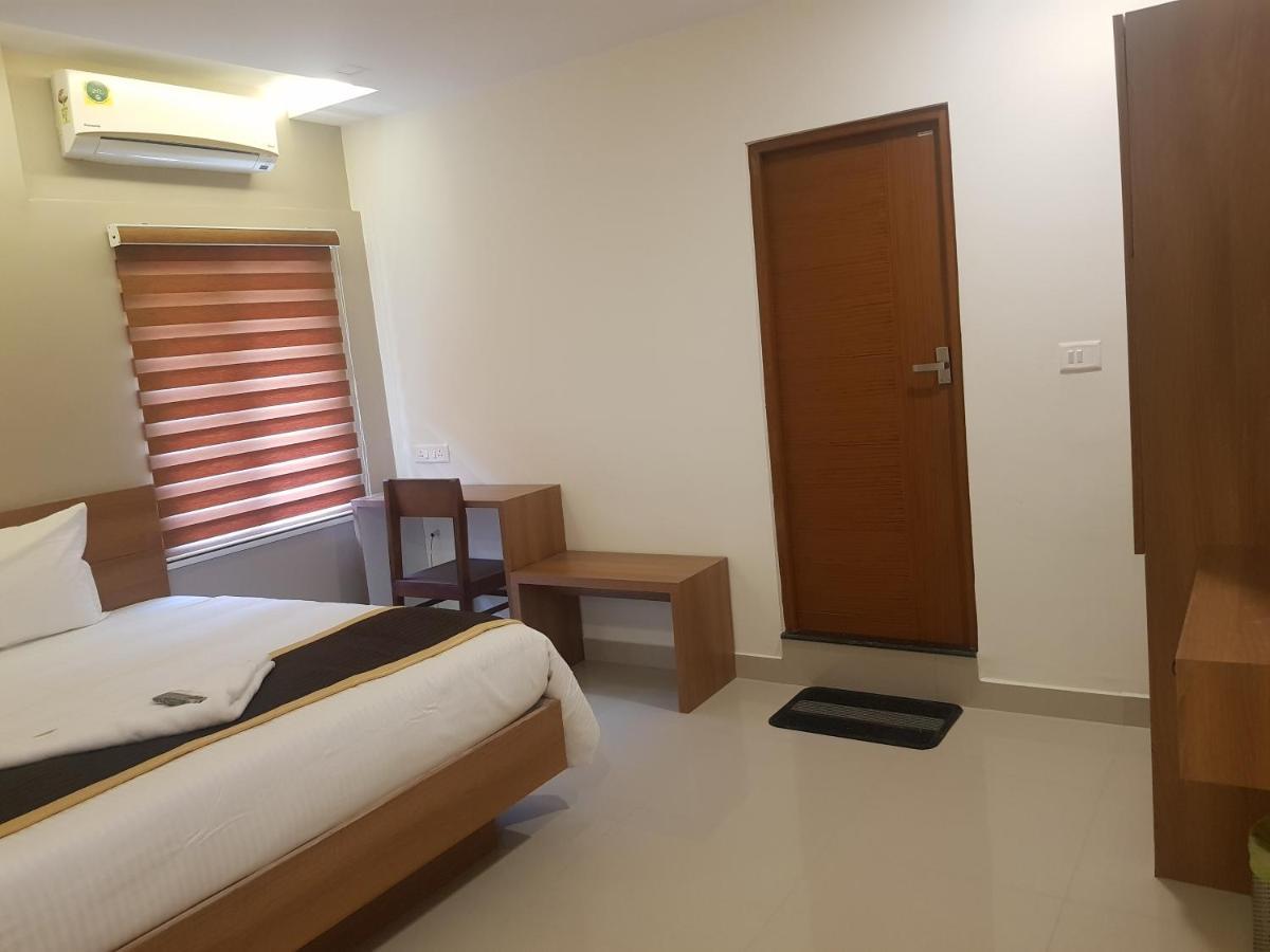 The Golden Suites Kochi
