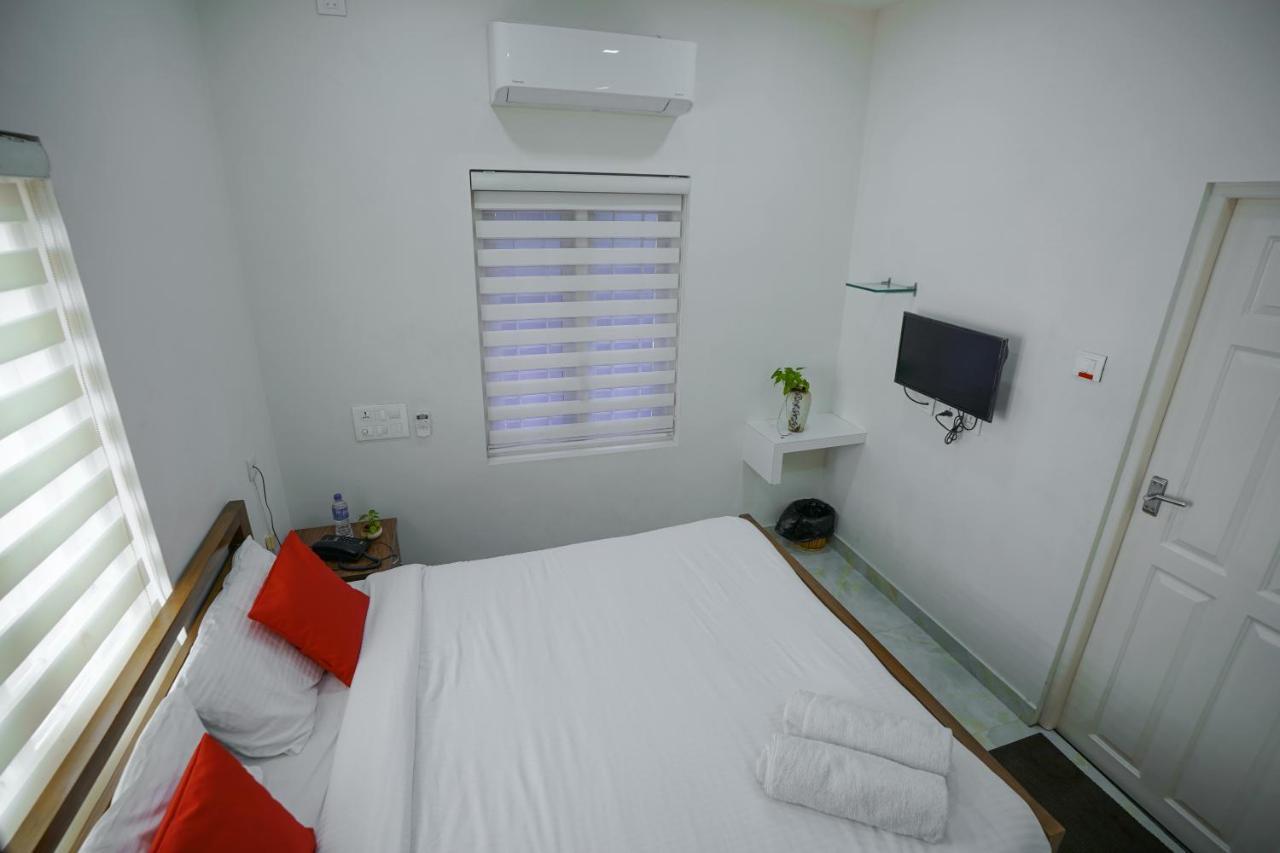 Adams Kochi