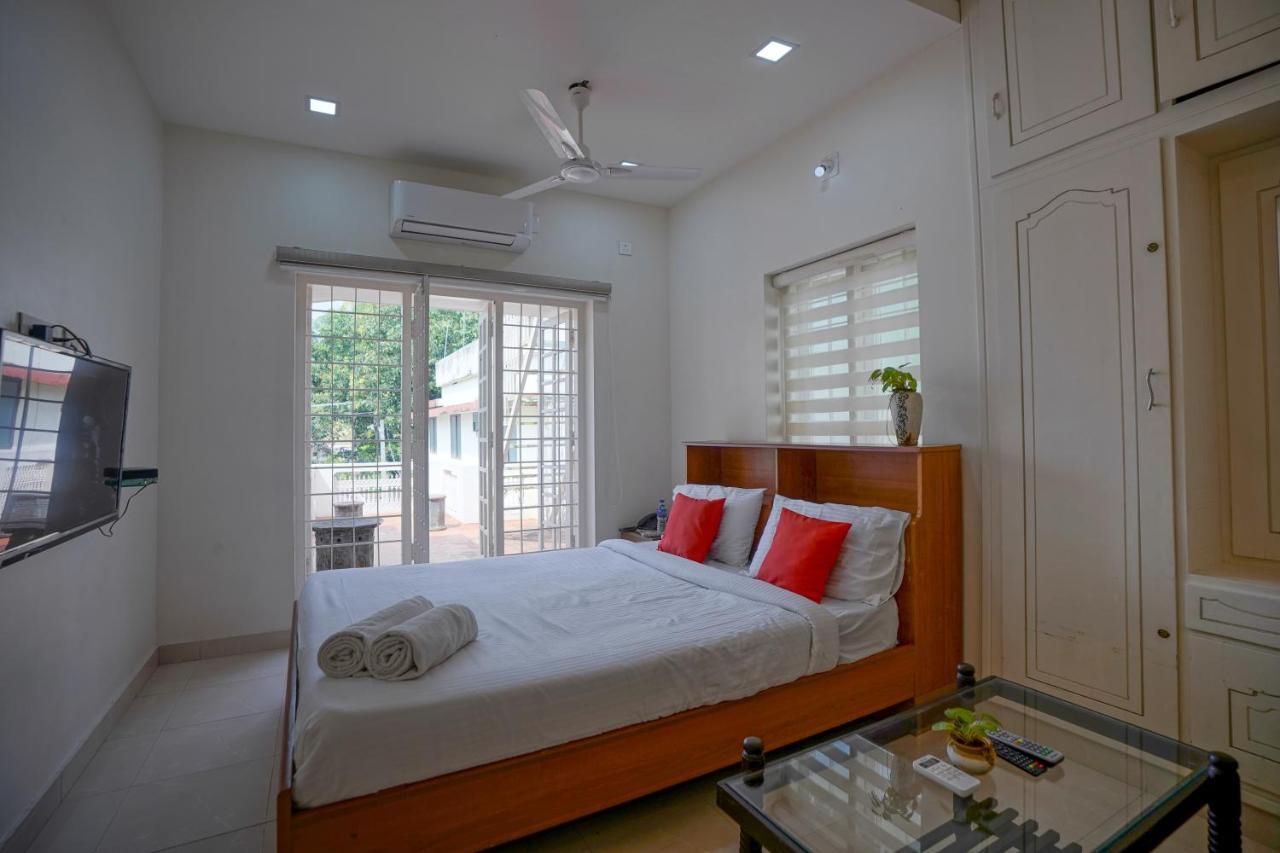 Adams Kochi