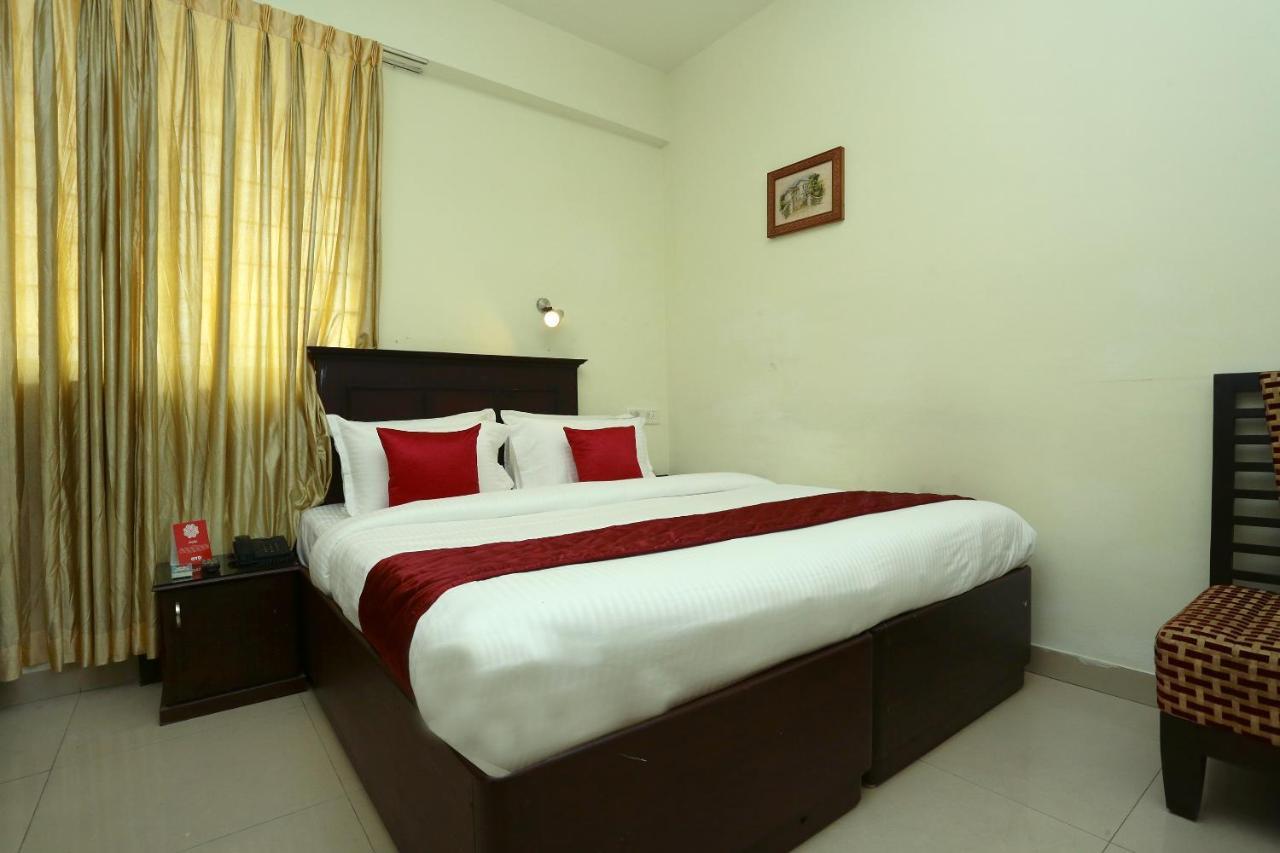 Oyo 11492 Gateway Hotel 3*
