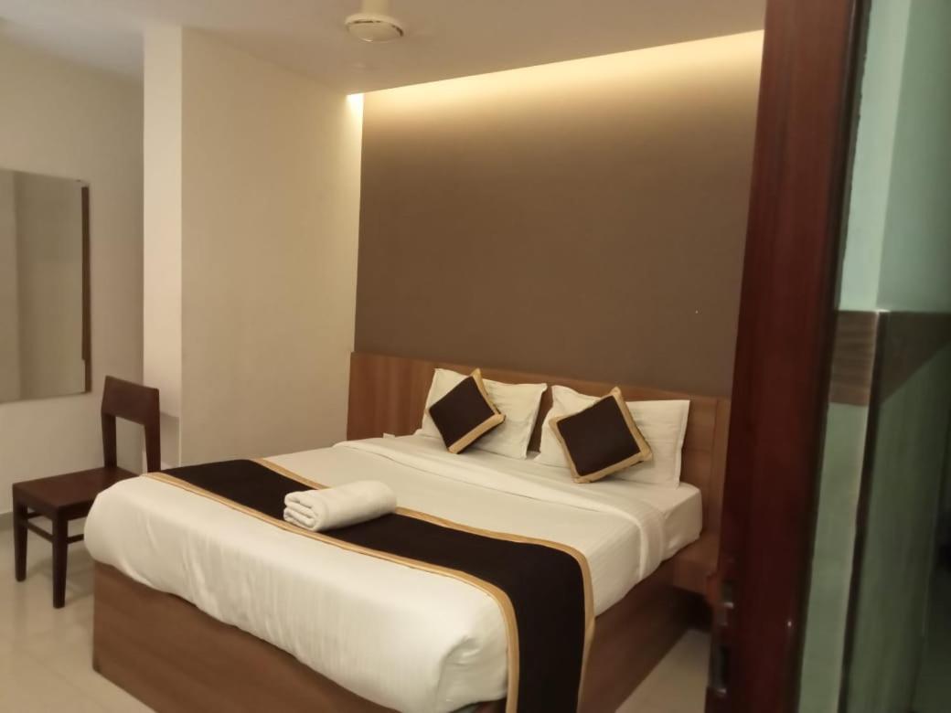 The Golden Suites Hotel