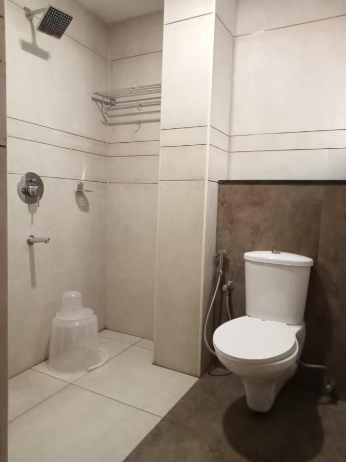 Hotel The Golden Suites Kochi