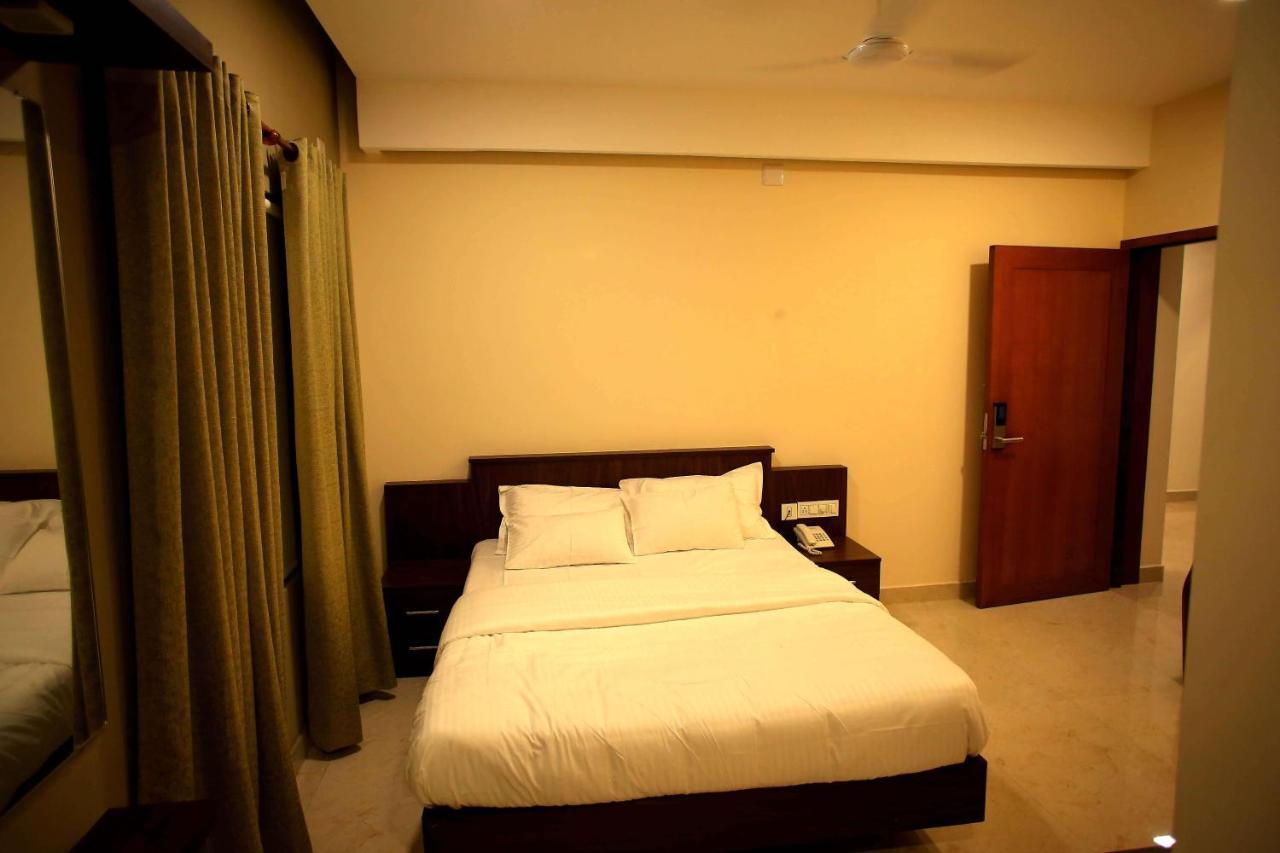 Hotel Kira Palace Residency