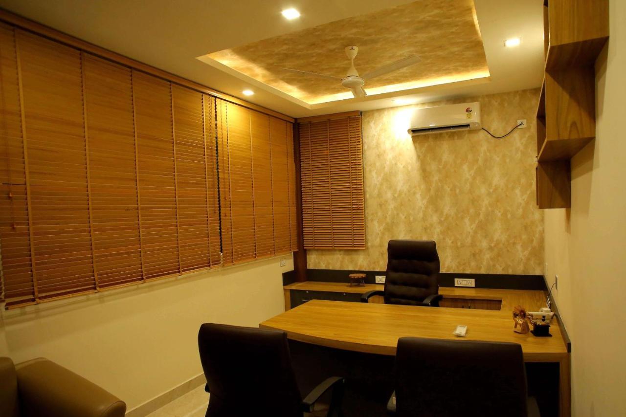 Hotel Kira Palace Residency 3*