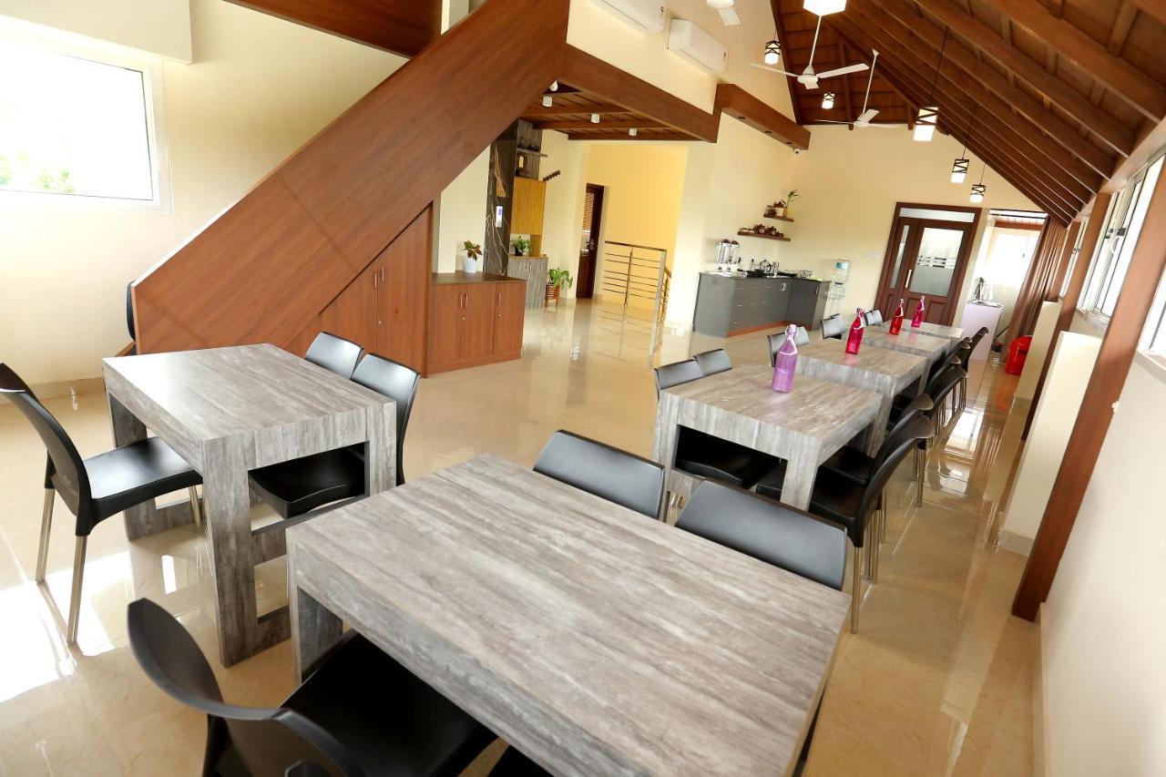 Hotel Kira Palace Residency 3*