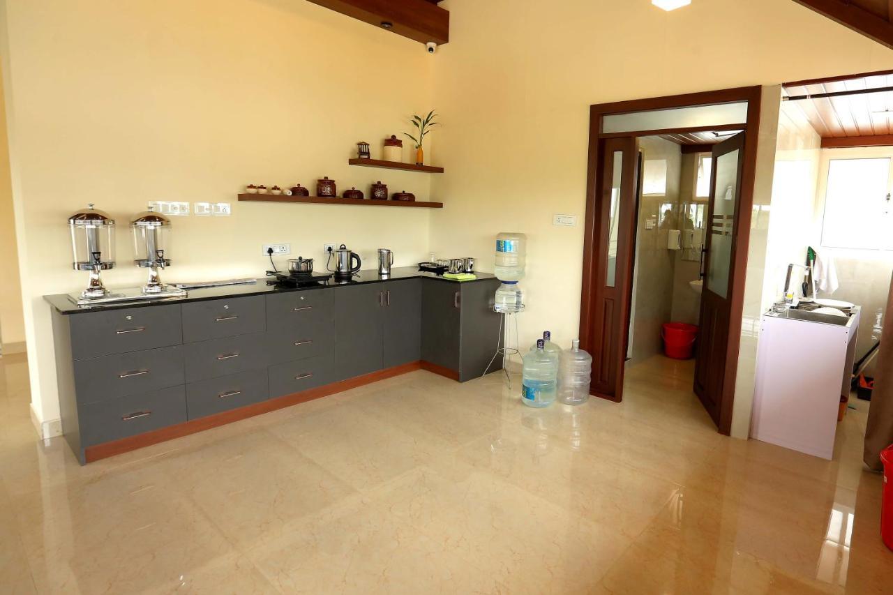 Hotel Kira Palace Residency