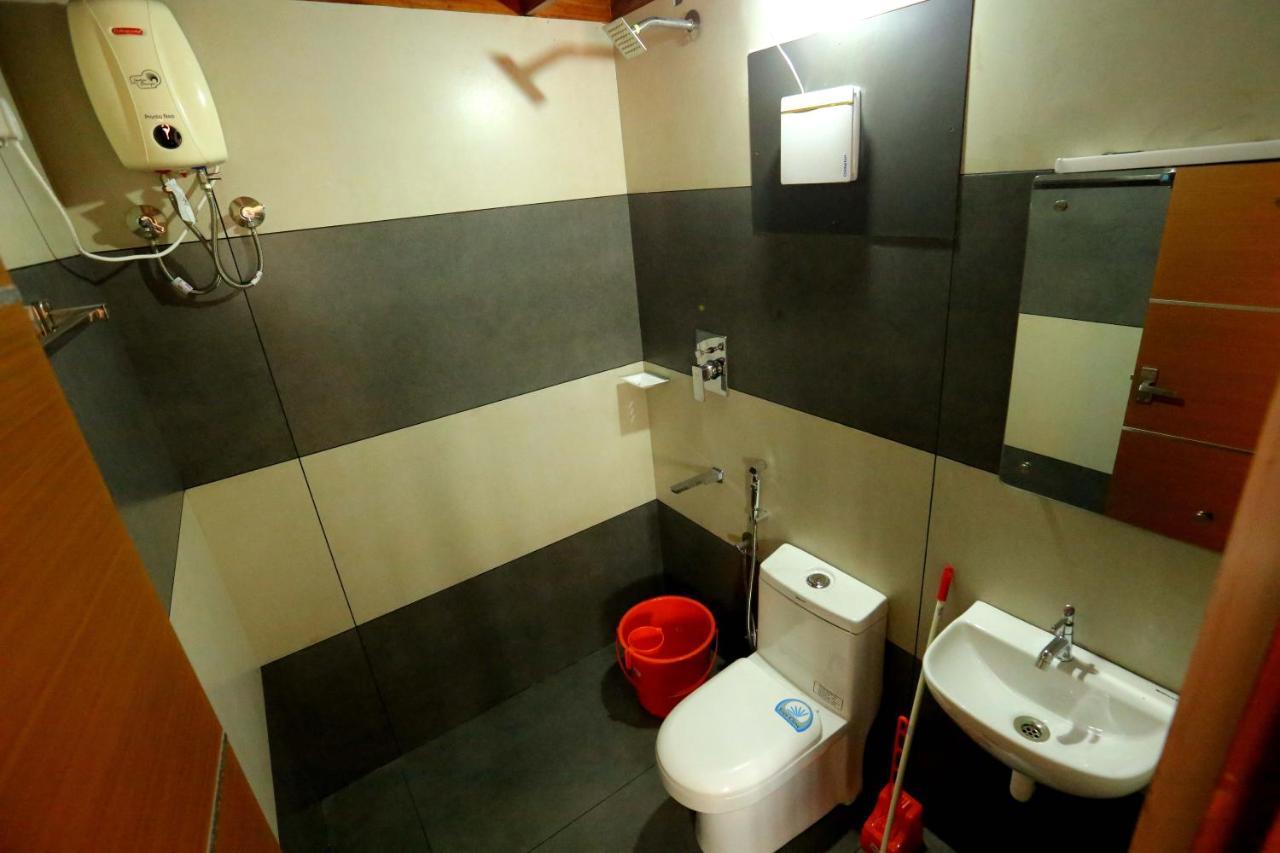Hotel Kira Palace Residency 3*