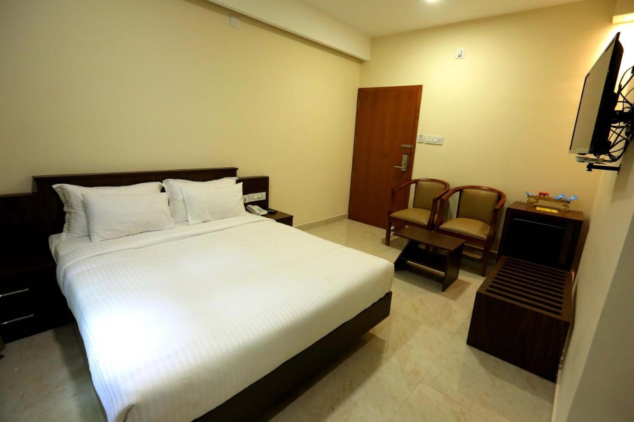 Hotel Kira Palace Residency 3*