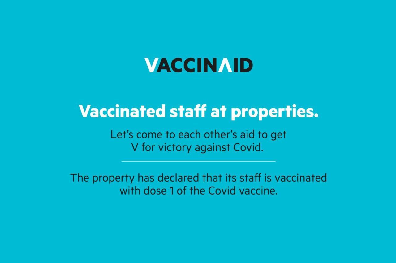 Hotel Vaccinated Staff - Oyo 73714 Metro Residency Kochi