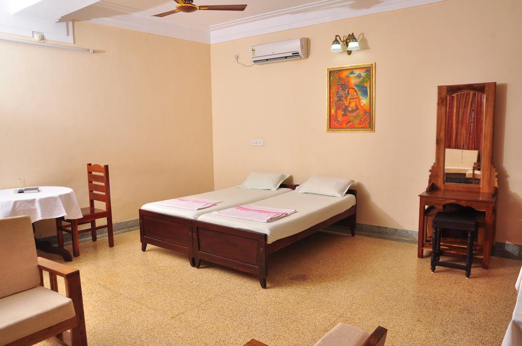 Toms Old Mansion Bed & Breakfast 2*