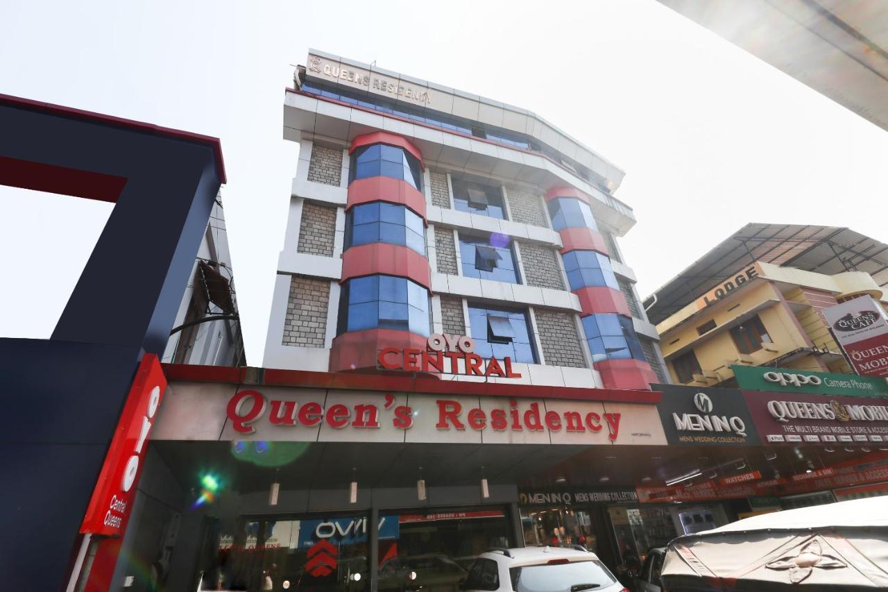 Hotel Oyo 44050 Central Queens 3*