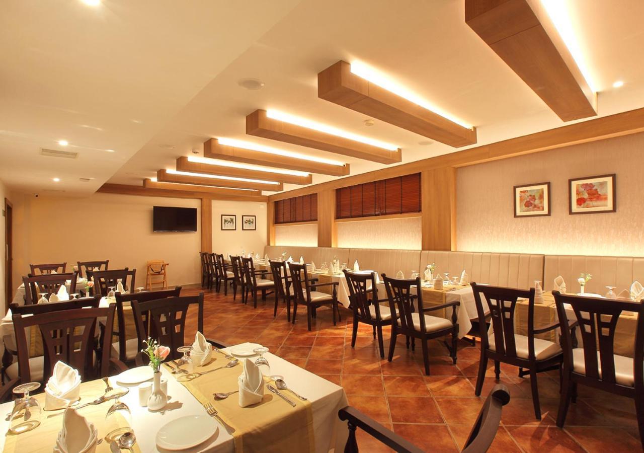 Hotel Crystal Plaza