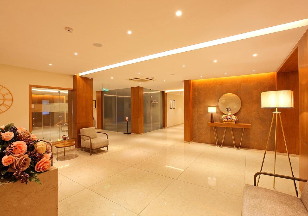 Crystal Plaza Hotel