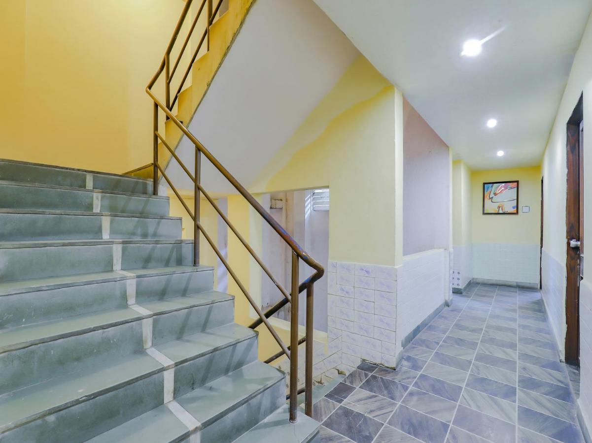 Vaccinated Staff - Oyo 73714 Metro Residency 3* Kochi
