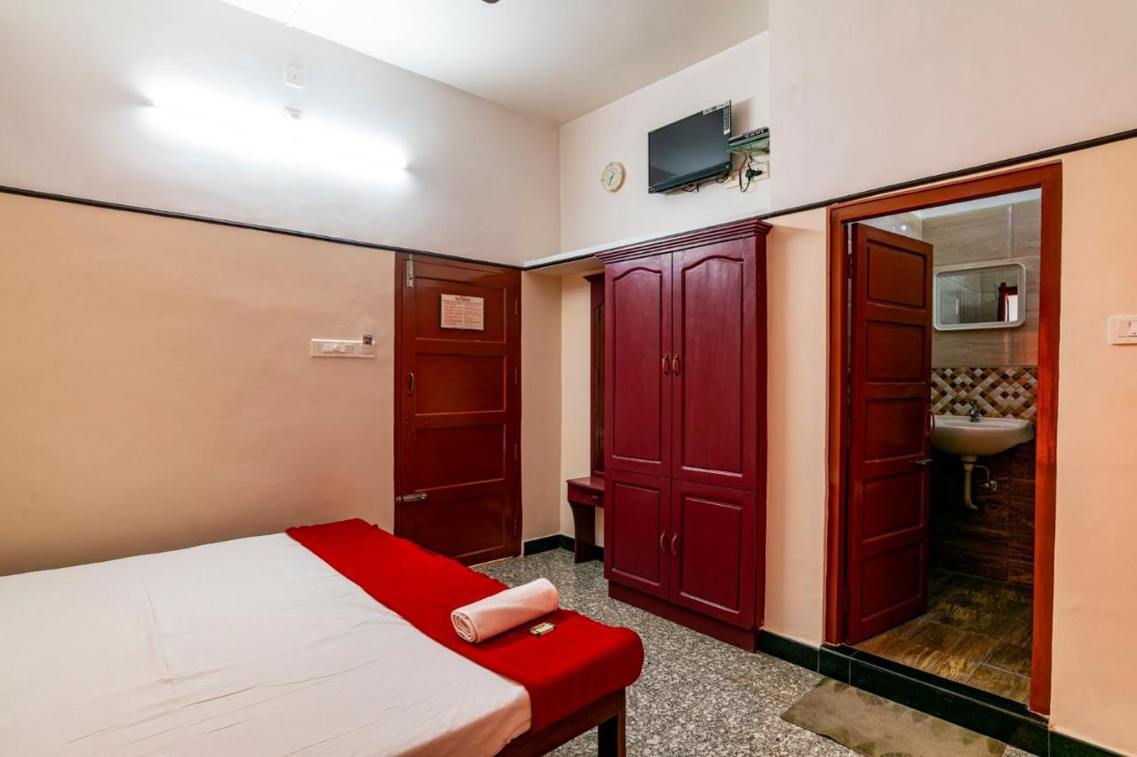 Anadiyil Leelakrishna Hotel Kochi