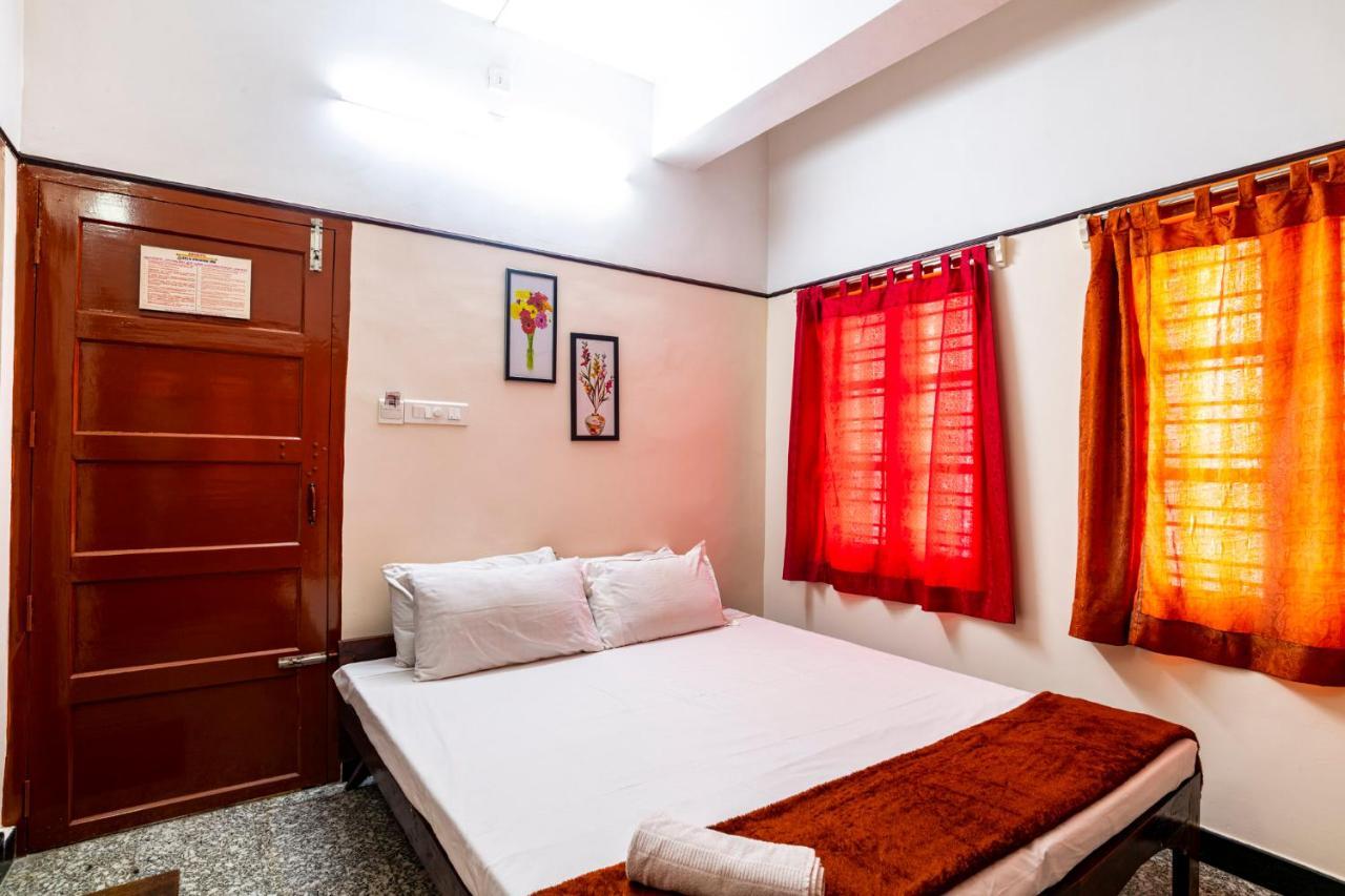 Anadiyil Leelakrishna 3*