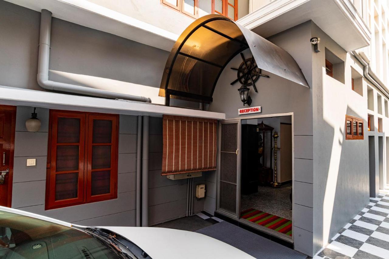 Anadiyil Leelakrishna Hotel Kochi