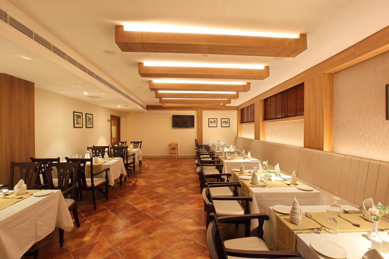 Hotel Crystal Plaza