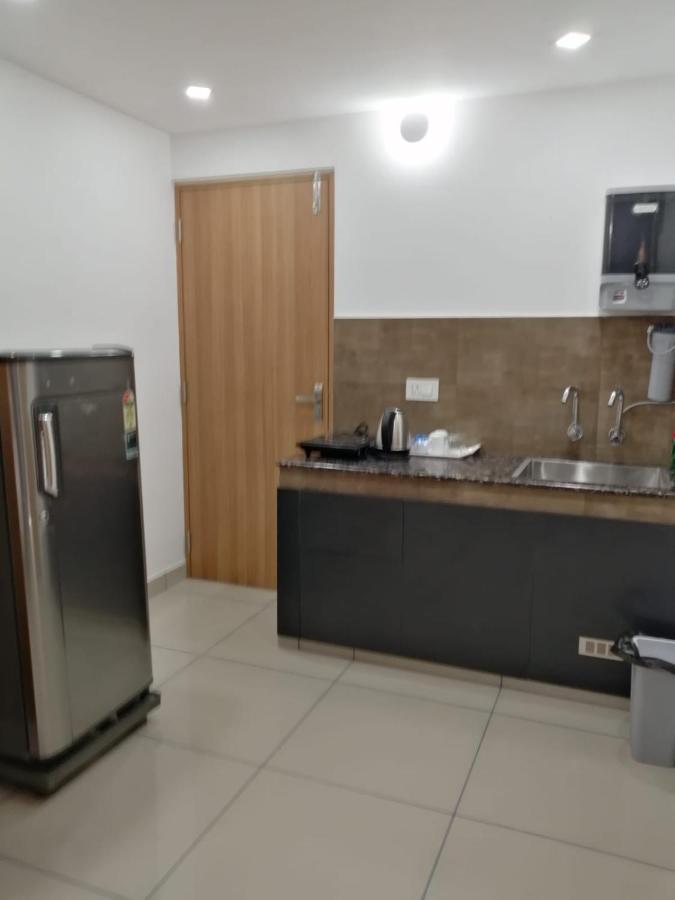 The White Orchid Luxury Service Apartment *