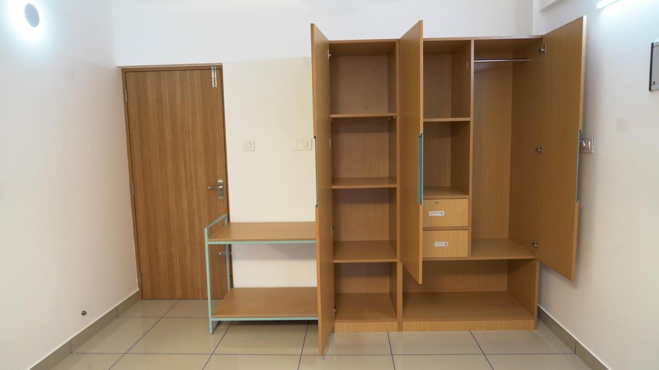 The White Orchid Luxury Service Apartment *