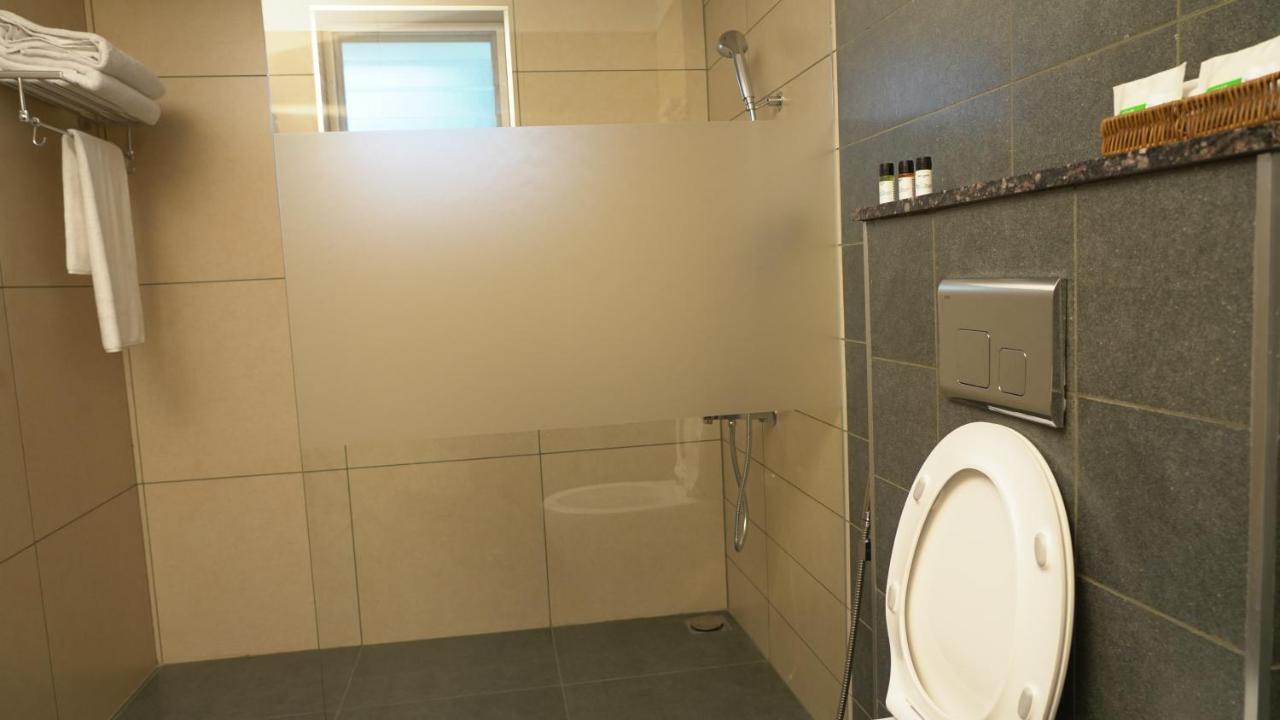The White Orchid Luxury Service *