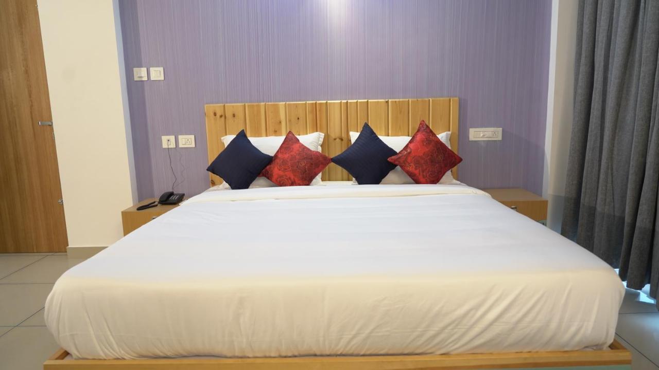 The White Orchid Luxury Service * Kochi
