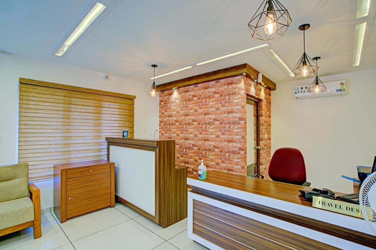 Vaccinated Staff- Capital O 74715 Phoenix Holidays Hotel